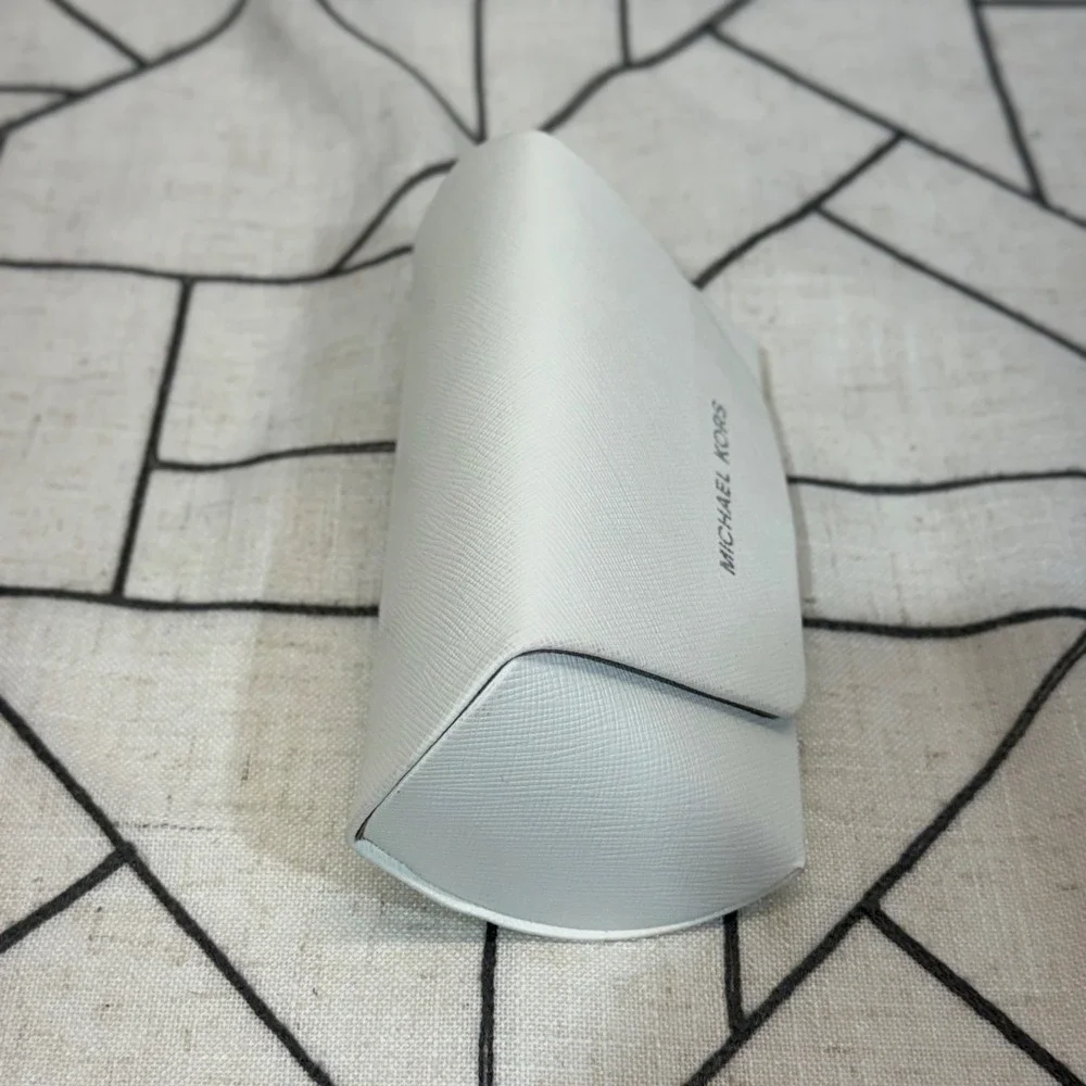 Michael Kors Sunglasses Case OS White Saffiano Hard‎ Shell Snap Closure